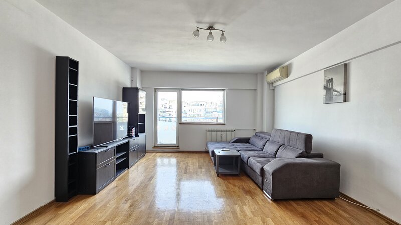 Unirii, 3 camere de vanzare 83 mp, vedere panoramica, ultracentral.