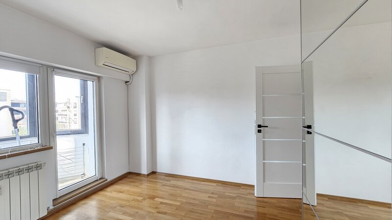 Unirii, 3 camere de vanzare 83 mp, vedere panoramica, ultracentral.